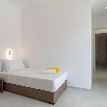 Olivine Paros * Nea Cryssi Akti