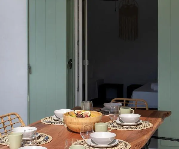 Olivine Parikia (Paros)